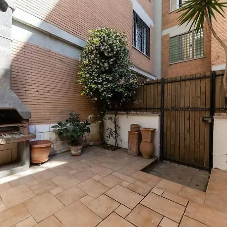 Apartment Trilocale Con Patio Esterno Lido di Ostia