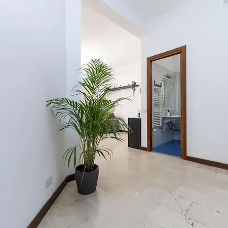 Trilocale Con Patio Esterno Apartment